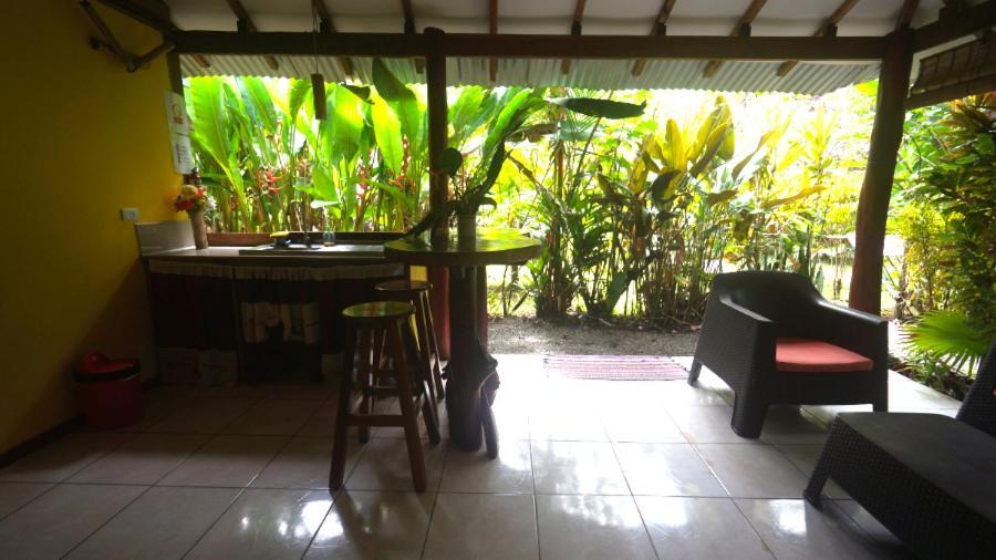 Casa De Los Amigos Caribena Cahuita Kültér fotó