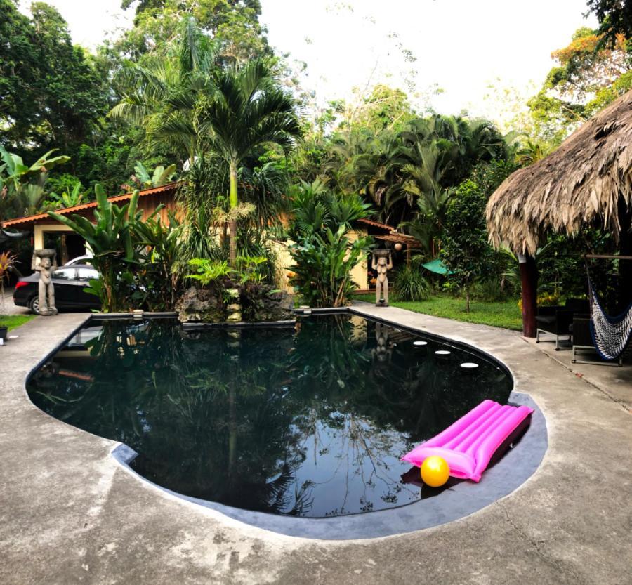 Casa De Los Amigos Caribena Cahuita Kültér fotó